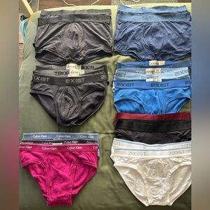 17 pairs of briefs and square briefs.
